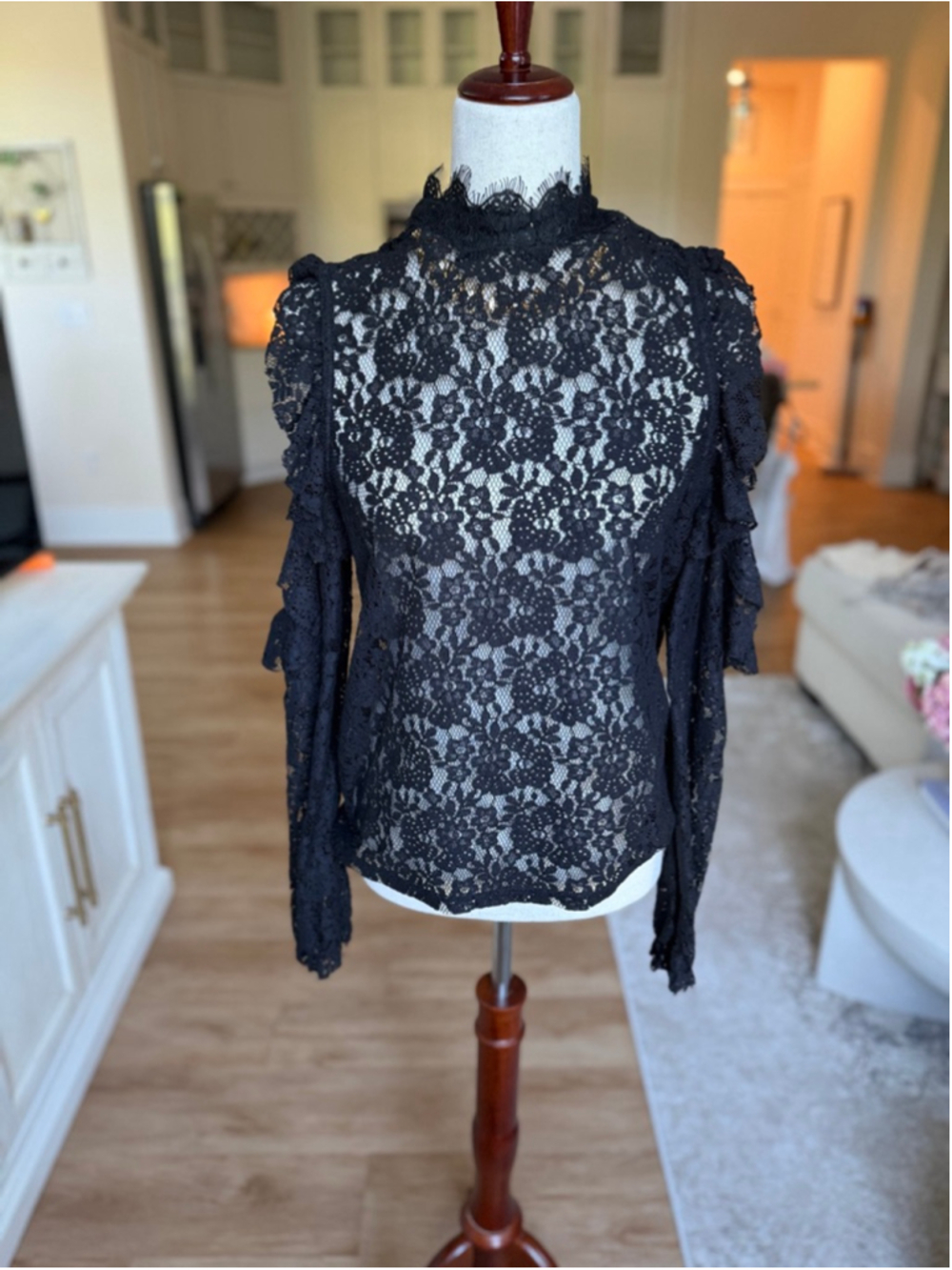 Women's WHO WHAT WEAR Black Lace Blouse M